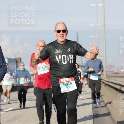 03.10.2025 - Köhlbrandbrückenlauf Jannik Wohlers http://msf.ph/oto/9089858 03.10.2025 09:58:45 Position 3 3796, 1498, 3827 meine-sportfotos.de