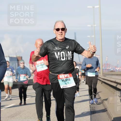 03.10.2025 - Köhlbrandbrückenlauf Jannik Wohlers http://msf.ph/oto/9089862 03.10.2025 09:58:45 Position 3 3796, 1498, 3827 meine-sportfotos.de