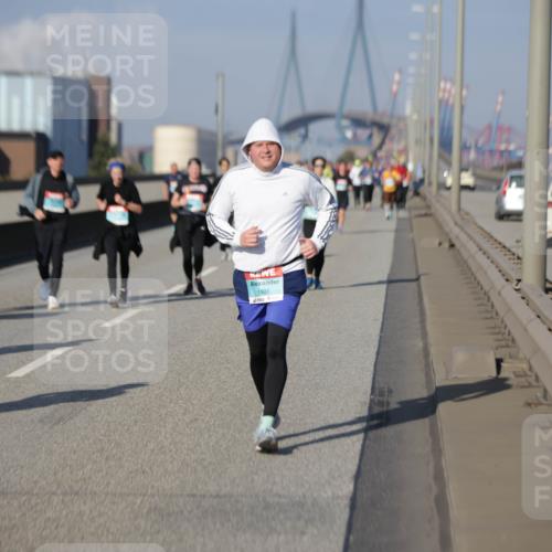 03.10.2025 - Köhlbrandbrückenlauf Jannik Wohlers http://msf.ph/oto/9089870 03.10.2025 10:10:02 Position 3 1927 meine-sportfotos.de