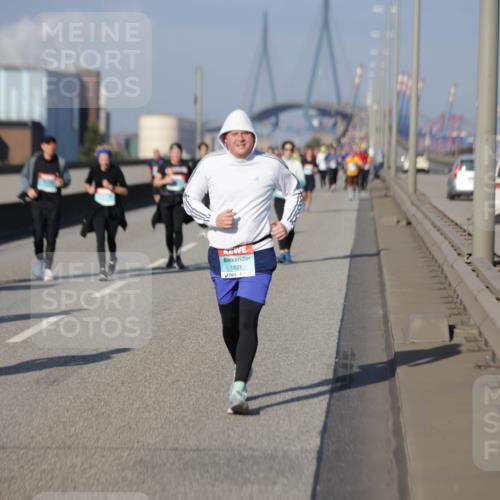 03.10.2025 - Köhlbrandbrückenlauf Jannik Wohlers http://msf.ph/oto/9089873 03.10.2025 10:10:02 Position 3 15, 1927 meine-sportfotos.de