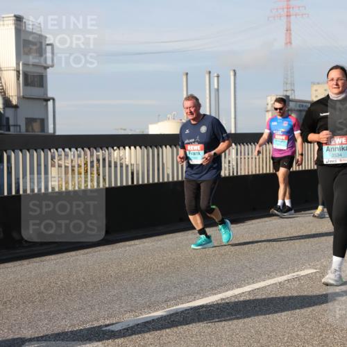 03.10.2025 - Köhlbrandbrückenlauf Lena Gebhardt http://msf.ph/oto/9089875 03.10.2025 10:07:22 Position 2 1908, 2534 meine-sportfotos.de