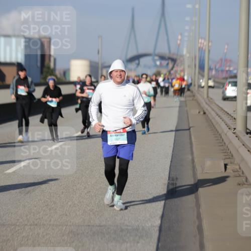 03.10.2025 - Köhlbrandbrückenlauf Jannik Wohlers http://msf.ph/oto/9089883 03.10.2025 10:10:02 Position 3 1927 meine-sportfotos.de