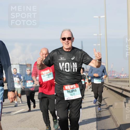 03.10.2025 - Köhlbrandbrückenlauf Jannik Wohlers http://msf.ph/oto/9089884 03.10.2025 09:58:46 Position 3 3796, 1498, 3327 meine-sportfotos.de