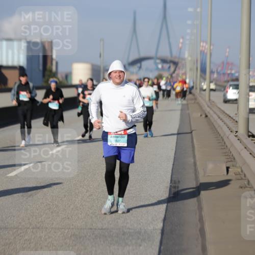 03.10.2025 - Köhlbrandbrückenlauf Jannik Wohlers http://msf.ph/oto/9089891 03.10.2025 10:10:02 Position 3 1927 meine-sportfotos.de