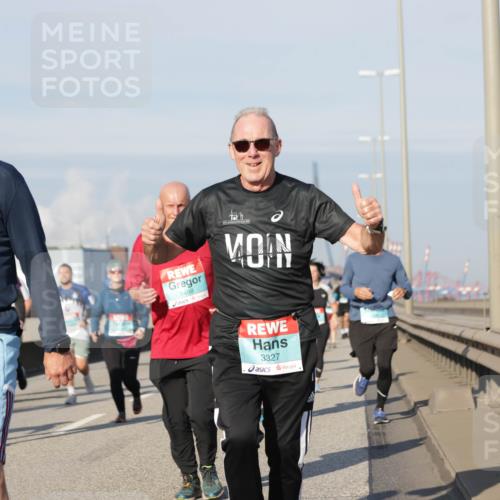 03.10.2025 - Köhlbrandbrückenlauf Jannik Wohlers http://msf.ph/oto/9089895 03.10.2025 09:58:46 Position 3 3796, 1498, 3327 meine-sportfotos.de