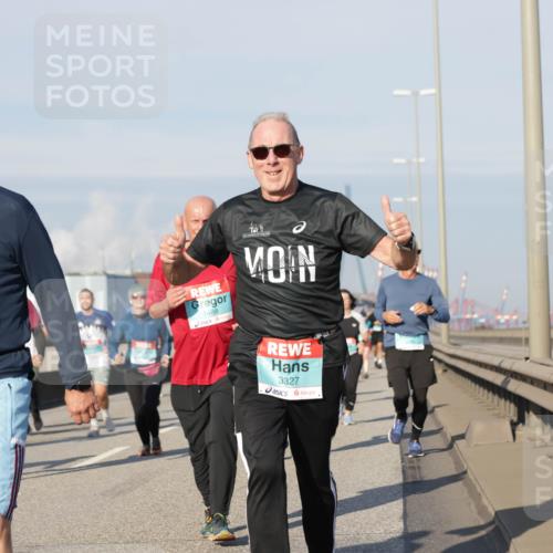 03.10.2025 - Köhlbrandbrückenlauf Jannik Wohlers http://msf.ph/oto/9089898 03.10.2025 09:58:46 Position 3 3796, 1498, 3327 meine-sportfotos.de