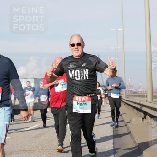 03.10.2025 - Köhlbrandbrückenlauf Jannik Wohlers http://msf.ph/oto/9089905 03.10.2025 09:58:46 Position 3 3796, 1498, 3327 meine-sportfotos.de