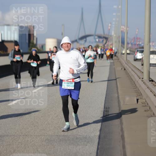 03.10.2025 - Köhlbrandbrückenlauf Jannik Wohlers http://msf.ph/oto/9089906 03.10.2025 10:10:02 Position 3 1927 meine-sportfotos.de