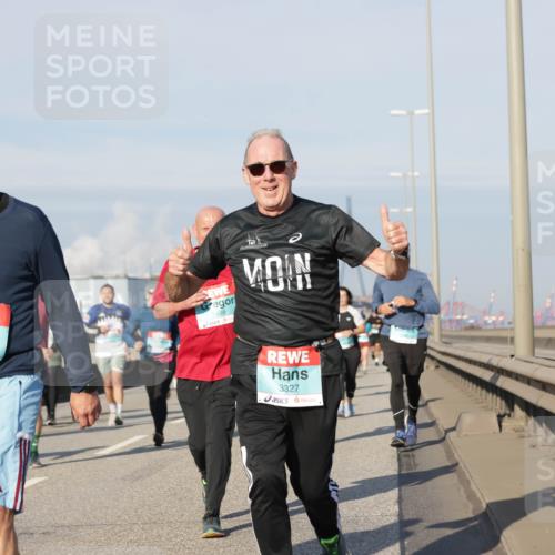 03.10.2025 - Köhlbrandbrückenlauf Jannik Wohlers http://msf.ph/oto/9089907 03.10.2025 09:58:46 Position 3 3796, 1498, 3327 meine-sportfotos.de