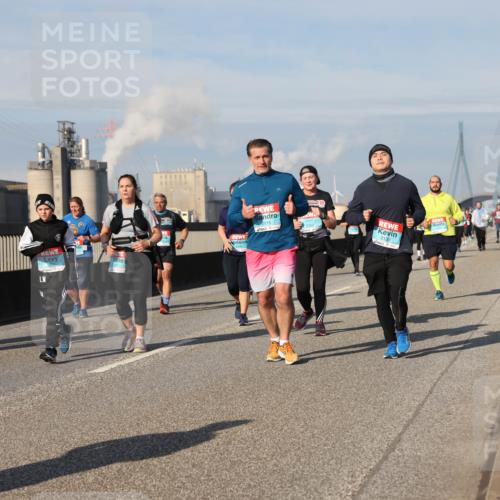03.10.2025 - Köhlbrandbrückenlauf Lena Gebhardt http://msf.ph/oto/9089917 03.10.2025 10:07:24 Position 2 2115, 2133 meine-sportfotos.de