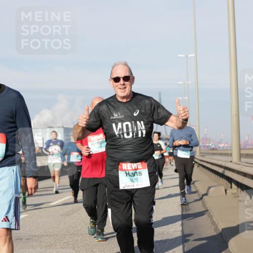 03.10.2025 - Köhlbrandbrückenlauf Jannik Wohlers http://msf.ph/oto/9089923 03.10.2025 09:58:46 Position 3 3796, 1498, 3327 meine-sportfotos.de