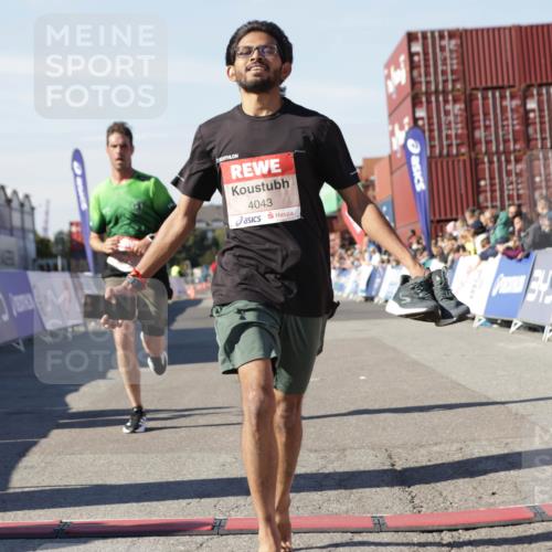 03.10.2025 - Köhlbrandbrückenlauf Jannik Wohlers http://msf.ph/oto/9089929 03.10.2025 12:53:42 Ziel 4043, 4155, 6085, 6422, 6624 meine-sportfotos.de