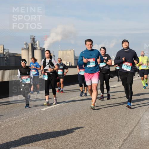 03.10.2025 - Köhlbrandbrückenlauf Lena Gebhardt http://msf.ph/oto/9089932 03.10.2025 10:07:24 Position 2 2115, 2133 meine-sportfotos.de