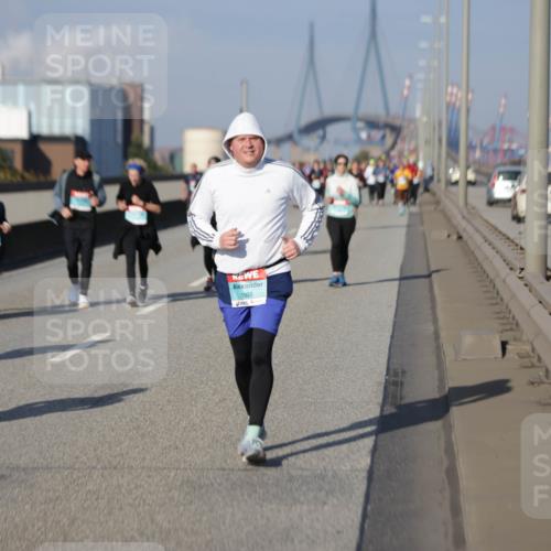 03.10.2025 - Köhlbrandbrückenlauf Jannik Wohlers http://msf.ph/oto/9089936 03.10.2025 10:10:02 Position 3 1927 meine-sportfotos.de