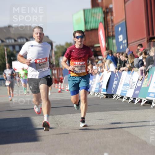 03.10.2025 - Köhlbrandbrückenlauf Jannik Wohlers http://msf.ph/oto/9089949 03.10.2025 12:53:45 Ziel 4043, 6085, 6422, 6624 meine-sportfotos.de