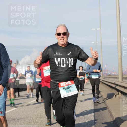 03.10.2025 - Köhlbrandbrückenlauf Jannik Wohlers http://msf.ph/oto/9089952 03.10.2025 09:58:46 Position 3 1, 3796, 1498, 3327 meine-sportfotos.de