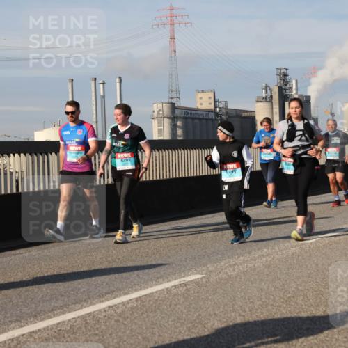 03.10.2025 - Köhlbrandbrückenlauf Lena Gebhardt http://msf.ph/oto/9089970 03.10.2025 10:07:24 Position 2 2115 meine-sportfotos.de