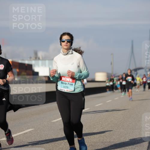 03.10.2025 - Köhlbrandbrückenlauf Jannik Wohlers http://msf.ph/oto/9089975 03.10.2025 10:10:10 Position 3 3754, 3476 meine-sportfotos.de