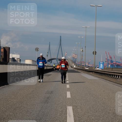 03.10.2025 - Köhlbrandbrückenlauf Fabian Wolf http://msf.ph/oto/9089981 03.10.2025 10:25:33 Position 3  meine-sportfotos.de
