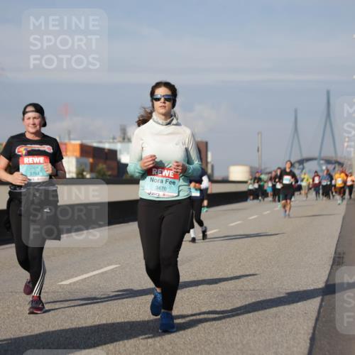 03.10.2025 - Köhlbrandbrückenlauf Jannik Wohlers http://msf.ph/oto/9090006 03.10.2025 10:10:10 Position 3 3754, 3476 meine-sportfotos.de