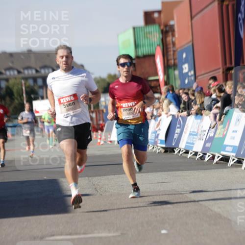 03.10.2025 - Köhlbrandbrückenlauf Jannik Wohlers http://msf.ph/oto/9090013 03.10.2025 12:53:45 Ziel 4043, 6085, 6422, 6624 meine-sportfotos.de