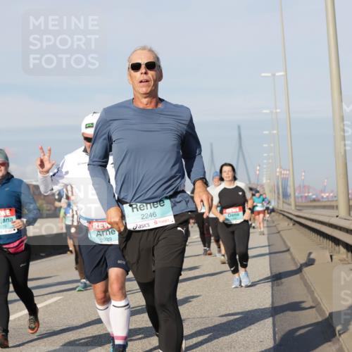 03.10.2025 - Köhlbrandbrückenlauf Jannik Wohlers http://msf.ph/oto/9090017 03.10.2025 09:58:49 Position 3 2079, 2246, 2929 meine-sportfotos.de