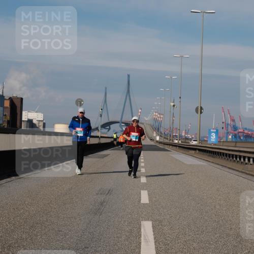 03.10.2025 - Köhlbrandbrückenlauf Fabian Wolf http://msf.ph/oto/9090039 03.10.2025 10:25:34 Position 3 3 meine-sportfotos.de