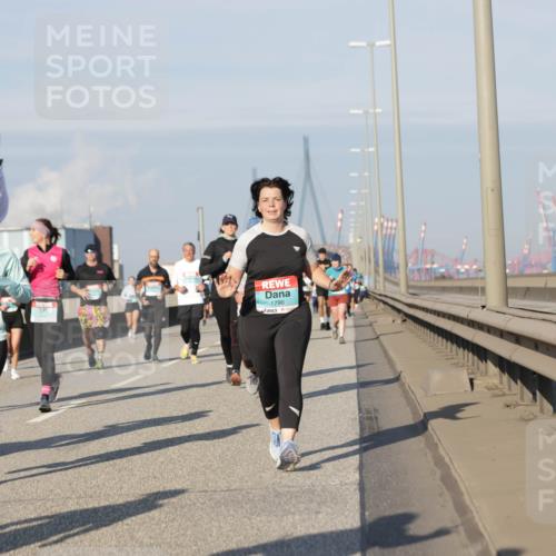 03.10.2025 - Köhlbrandbrückenlauf Jannik Wohlers http://msf.ph/oto/9090042 03.10.2025 09:58:50 Position 3 1796 meine-sportfotos.de