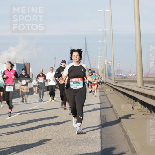 03.10.2025 - Köhlbrandbrückenlauf Jannik Wohlers http://msf.ph/oto/9090047 03.10.2025 09:58:50 Position 3 745, 1796 meine-sportfotos.de