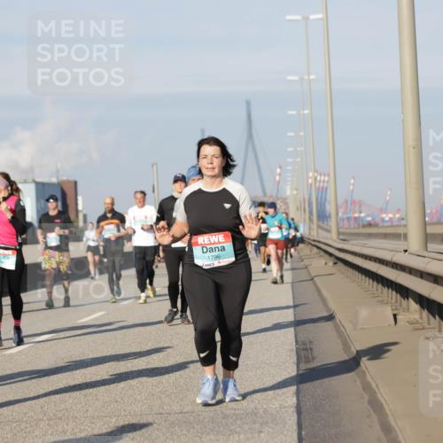 03.10.2025 - Köhlbrandbrückenlauf Jannik Wohlers http://msf.ph/oto/9090070 03.10.2025 09:58:50 Position 3 1745, 1796 meine-sportfotos.de