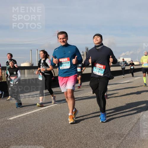 03.10.2025 - Köhlbrandbrückenlauf Lena Gebhardt http://msf.ph/oto/9090071 03.10.2025 10:07:26 Position 2 2115, 2133 meine-sportfotos.de
