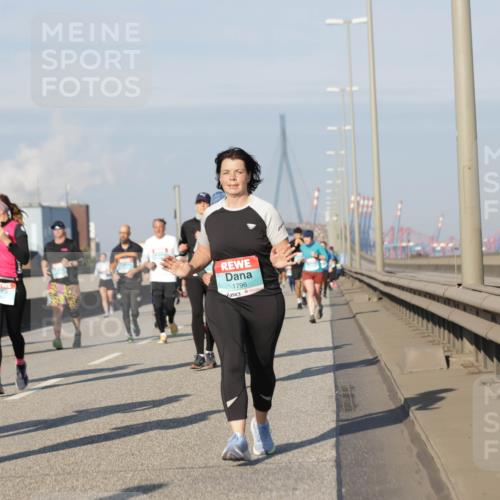 03.10.2025 - Köhlbrandbrückenlauf Jannik Wohlers http://msf.ph/oto/9090073 03.10.2025 09:58:50 Position 3 1745, 1796 meine-sportfotos.de