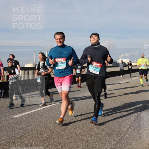 03.10.2025 - Köhlbrandbrückenlauf Lena Gebhardt http://msf.ph/oto/9090082 03.10.2025 10:07:26 Position 2 2115, 2133 meine-sportfotos.de