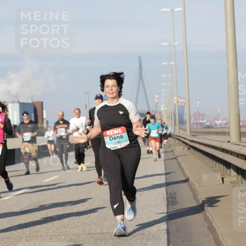03.10.2025 - Köhlbrandbrückenlauf Jannik Wohlers http://msf.ph/oto/9090084 03.10.2025 09:58:50 Position 3 1745, 1796 meine-sportfotos.de