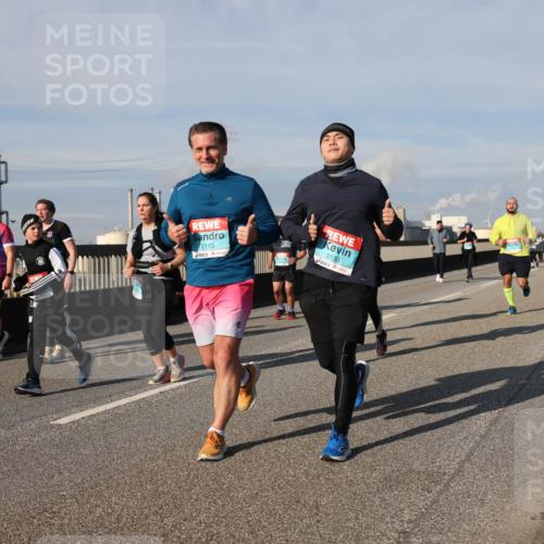 03.10.2025 - Köhlbrandbrückenlauf Lena Gebhardt http://msf.ph/oto/9090087 03.10.2025 10:07:26 Position 2 2115, 2133 meine-sportfotos.de