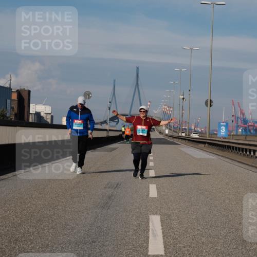 03.10.2025 - Köhlbrandbrückenlauf Fabian Wolf http://msf.ph/oto/9090092 03.10.2025 10:25:36 Position 3 3 meine-sportfotos.de