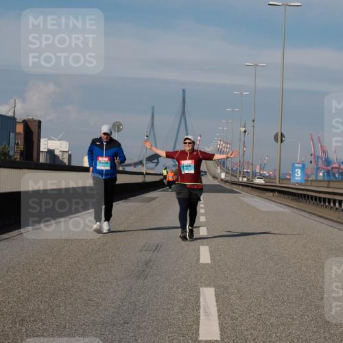 03.10.2025 - Köhlbrandbrückenlauf Fabian Wolf http://msf.ph/oto/9090103 03.10.2025 10:25:36 Position 3 3 meine-sportfotos.de