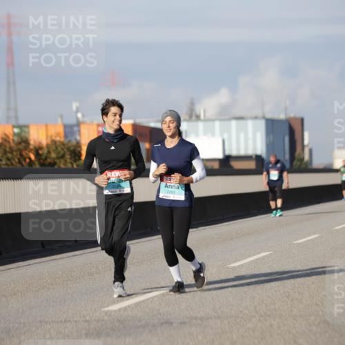 03.10.2025 - Köhlbrandbrückenlauf Jannik Wohlers http://msf.ph/oto/9090107 03.10.2025 10:10:13 Position 3 2264, 2263 meine-sportfotos.de
