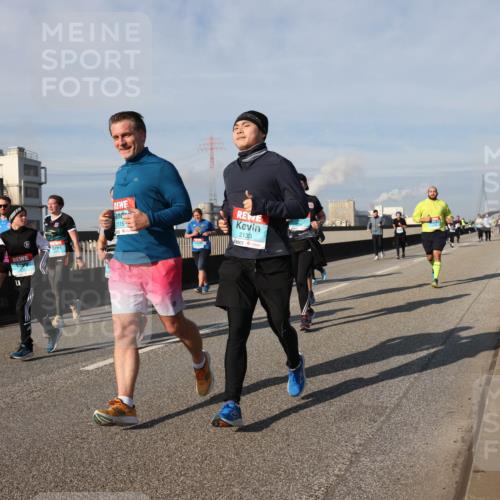 03.10.2025 - Köhlbrandbrückenlauf Lena Gebhardt http://msf.ph/oto/9090108 03.10.2025 10:07:26 Position 2 2115, 2133 meine-sportfotos.de