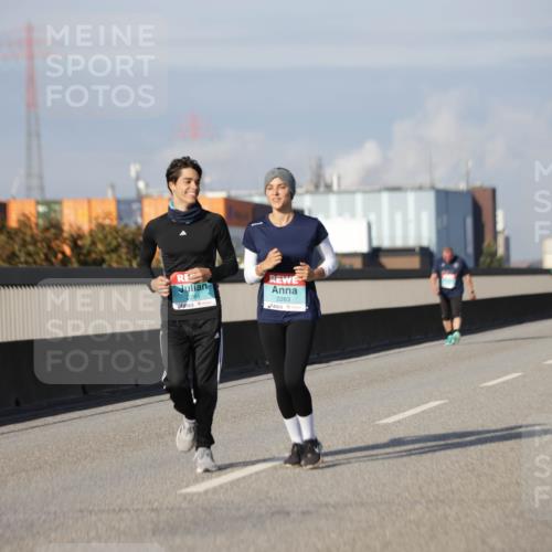 03.10.2025 - Köhlbrandbrückenlauf Jannik Wohlers http://msf.ph/oto/9090113 03.10.2025 10:10:13 Position 3 2263 meine-sportfotos.de