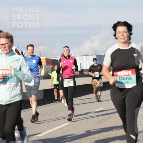 03.10.2025 - Köhlbrandbrückenlauf Jannik Wohlers http://msf.ph/oto/9090125 03.10.2025 09:58:51 Position 3 1745, 2957 meine-sportfotos.de
