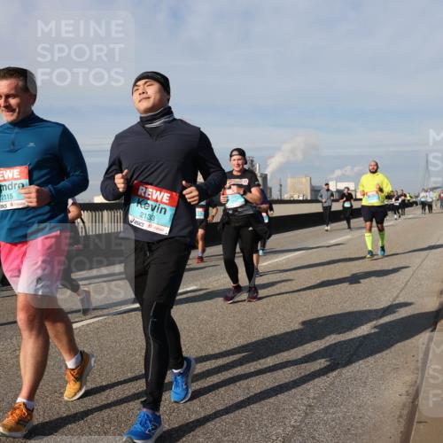 03.10.2025 - Köhlbrandbrückenlauf Lena Gebhardt http://msf.ph/oto/9090127 03.10.2025 10:07:26 Position 2 2115, 2133 meine-sportfotos.de
