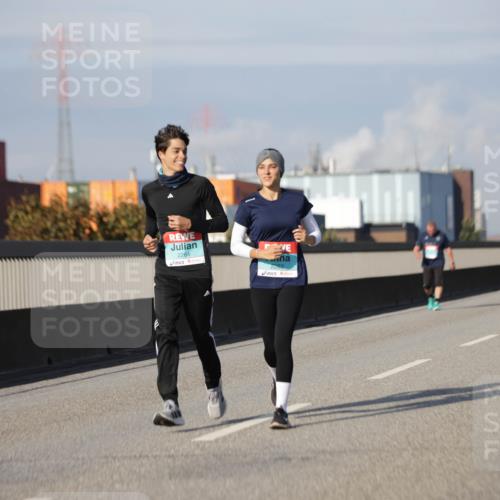 03.10.2025 - Köhlbrandbrückenlauf Jannik Wohlers http://msf.ph/oto/9090128 03.10.2025 10:10:13 Position 3 2264 meine-sportfotos.de