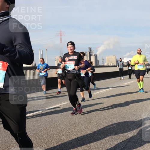 03.10.2025 - Köhlbrandbrückenlauf Lena Gebhardt http://msf.ph/oto/9090133 03.10.2025 10:07:27 Position 2 2133 meine-sportfotos.de
