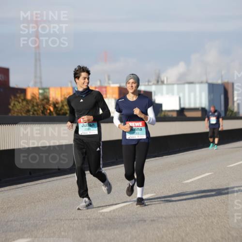 03.10.2025 - Köhlbrandbrückenlauf Jannik Wohlers http://msf.ph/oto/9090141 03.10.2025 10:10:13 Position 3 2264, 263 meine-sportfotos.de