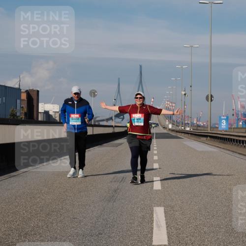 03.10.2025 - Köhlbrandbrückenlauf Fabian Wolf http://msf.ph/oto/9090150 03.10.2025 10:25:38 Position 3  meine-sportfotos.de