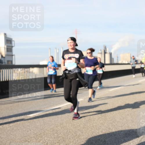 03.10.2025 - Köhlbrandbrückenlauf Lena Gebhardt http://msf.ph/oto/9090154 03.10.2025 10:07:27 Position 2  meine-sportfotos.de