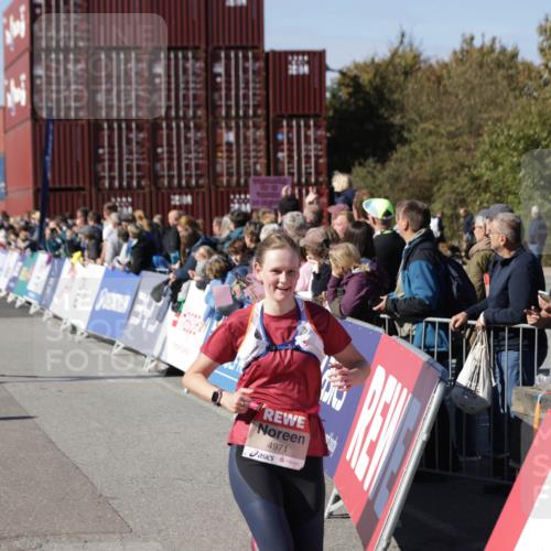03.10.2025 - Köhlbrandbrückenlauf Jannik Wohlers http://msf.ph/oto/9090156 03.10.2025 13:19:29 Ziel 4593, 4691, 4971, 5009, 5405, 5443, 5451, 5578, 6057, 6230, 6576, 6753, 6776 meine-sportfotos.de