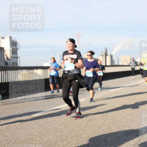 03.10.2025 - Köhlbrandbrückenlauf Lena Gebhardt http://msf.ph/oto/9090161 03.10.2025 10:07:27 Position 2  meine-sportfotos.de