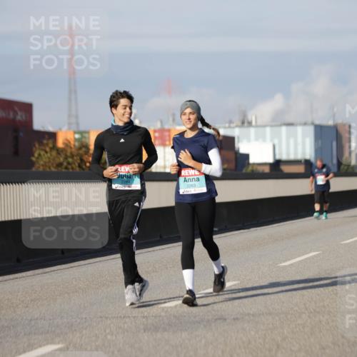 03.10.2025 - Köhlbrandbrückenlauf Jannik Wohlers http://msf.ph/oto/9090162 03.10.2025 10:10:14 Position 3 2264, 2263 meine-sportfotos.de
